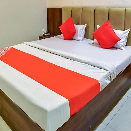 Oyo 78471 Hotel Platinum Bilāspur Exteriör bild